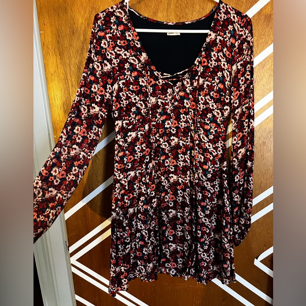 Holister floral dress with flowy sleeves